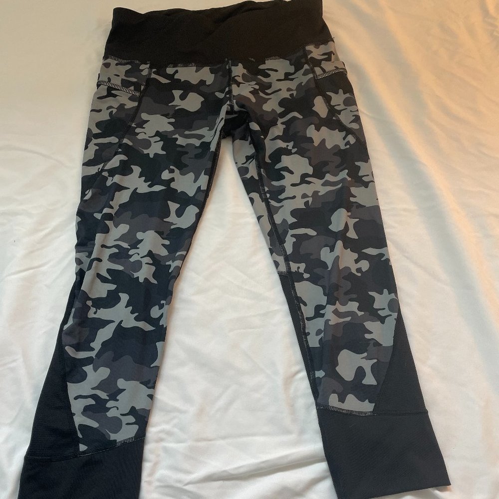 barley warn grey and blck leggings